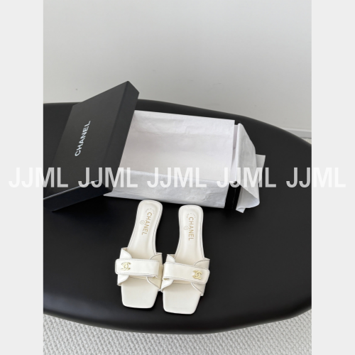 샤넬 26C 버클 슬라이드 화이트