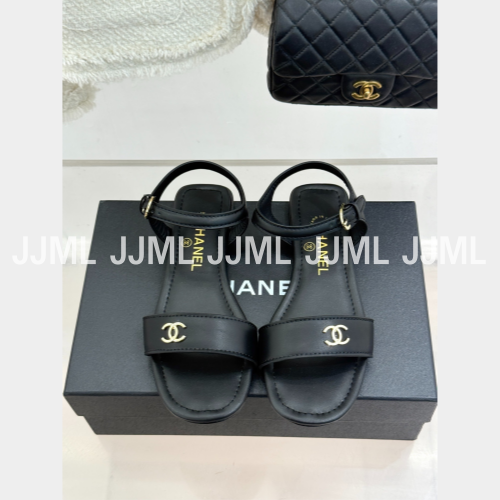 샤넬 26A 메탈릭 더블 C 스트랩 플랫 샌들 블랙