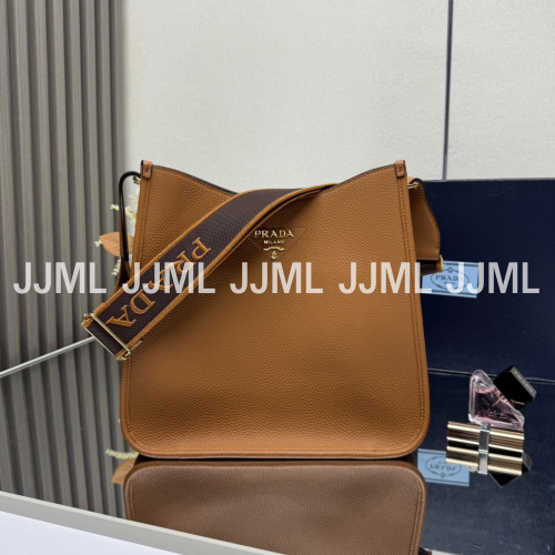 프라다 레더 미니 숄더백 카라멜
