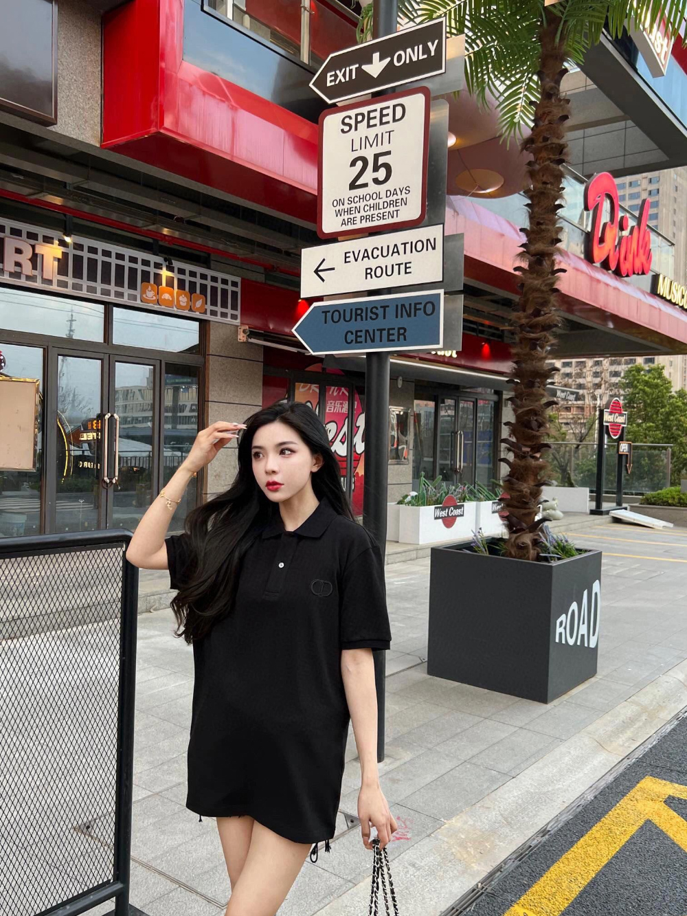 반팔 티셔츠 모델 착용 이미지-S623L30