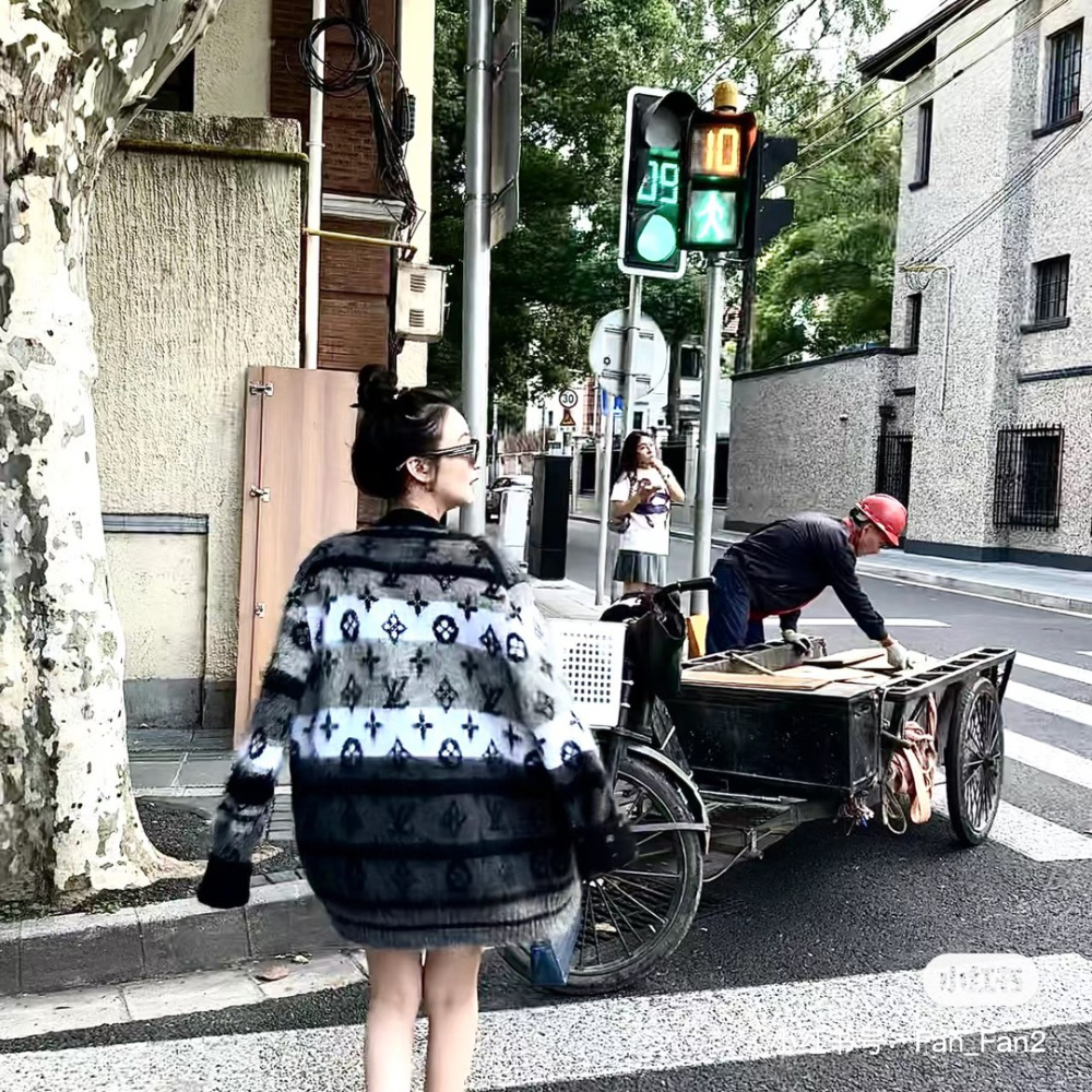 가방 모델 착용 이미지-S229L21