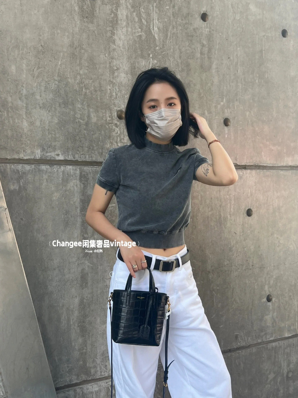 가방 모델 착용 이미지-S49L21