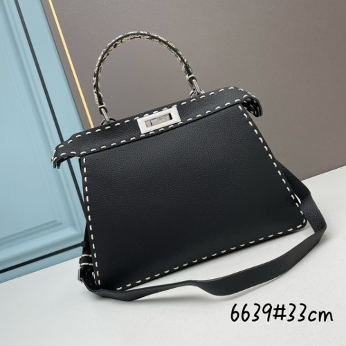 펜디 피카부 셀러리아 파이톤 핸들 33cm [블랙]