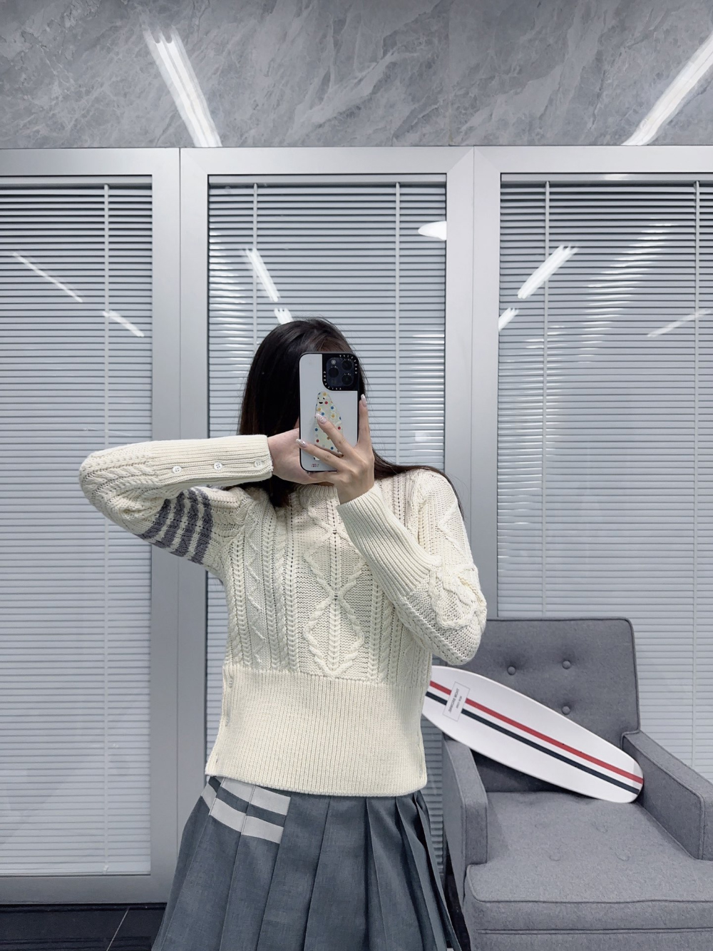 긴팔 티셔츠 모델 착용 이미지-S27L8